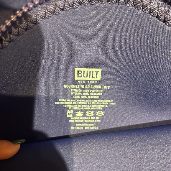 Built NY gourmet to go lunch tote- brand new with tags black outside blue inside - Picture 4 of 6